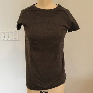 Lululemon / Grey Swiftly Tech